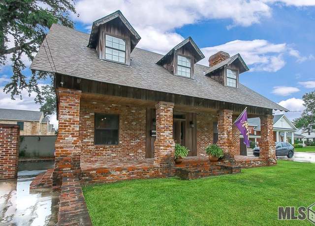 Property at 860 West Main St, New Roads, LA 70760, 4 beds, 4.5 baths