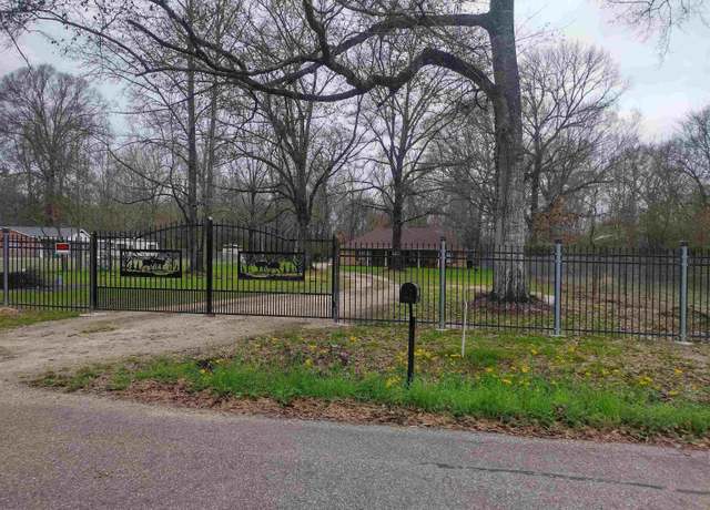 Property at 31833 Lawrence St, Denham Springs, LA 70726, 3 beds, 2 baths