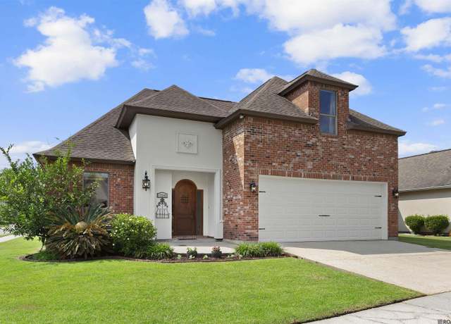 Property at 17505 Lake Willow Ave, Baton Rouge, LA 70817, 4 beds, 3.5 baths
