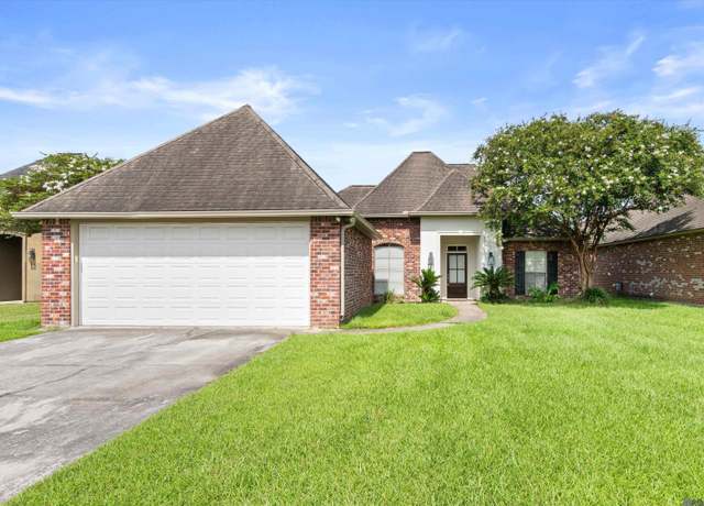 Property at 33903 Renee Ave, Denham Springs, LA 70706, 3 beds, 2 baths
