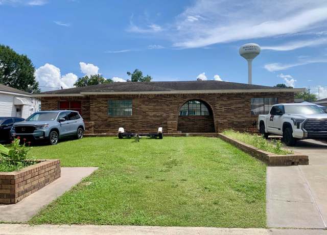 Property at 130 Chennault St, Morgan City, LA 70380, 3 beds, 3 baths