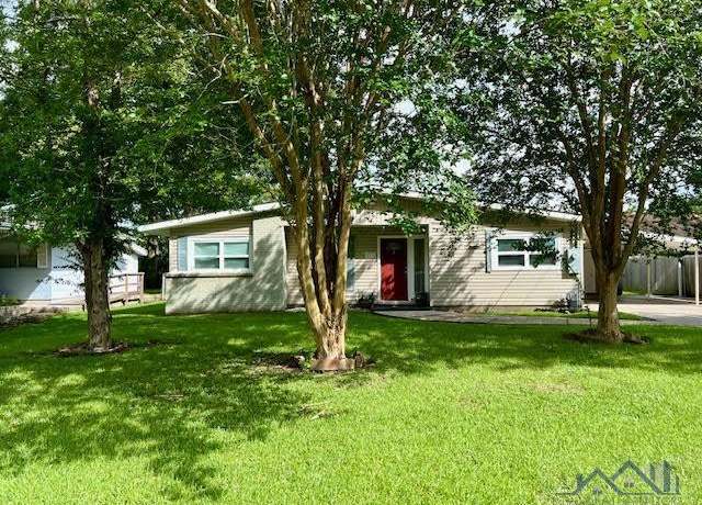 Property at 711 Robicheaux St, Berwick, LA 70342, 3 beds, 1.5 baths