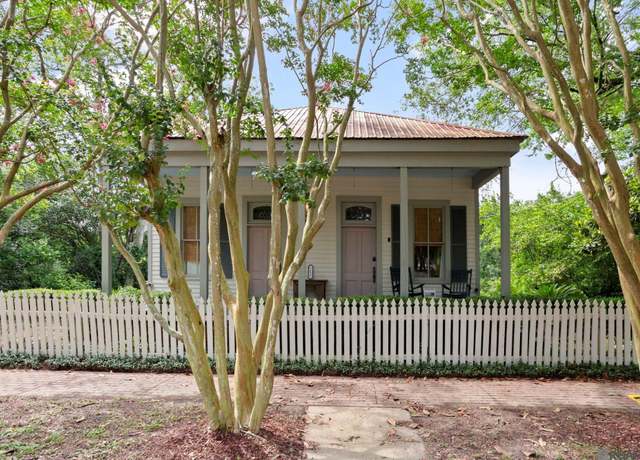 Property at 11808 Ferdinand St, St Francisville, LA 70775, 3 beds, 2 baths