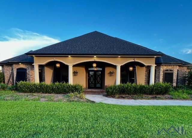 Property at 257 Longdale Dr, Schriever, LA 70395, 5 beds, 3.5 baths