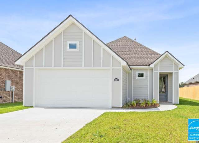 Property at 10427 Highland Lakes Dr, Denham Springs, LA 70726, 3 beds, 2 baths