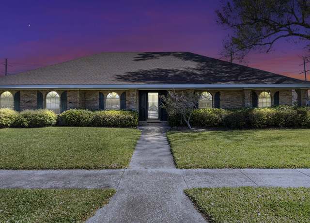 Property at 505 Corpus Christi Dr, Houma, LA 70360, 4 beds, 2.5 baths