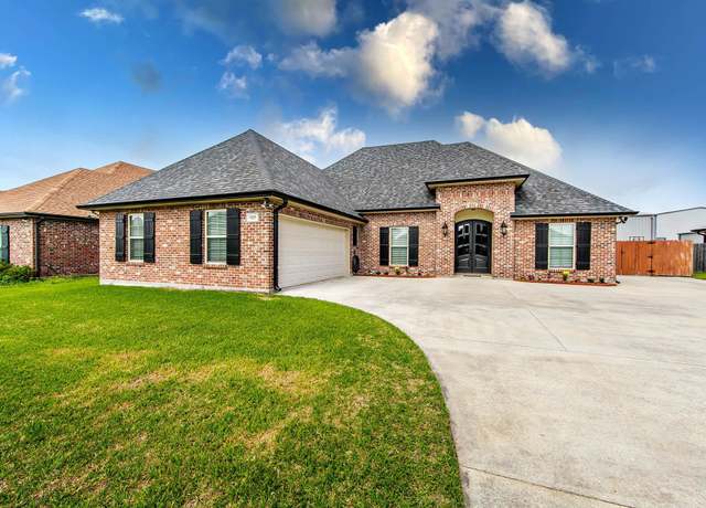 Property at 117 Port Royal Way, Houma, LA 70360, 4 beds, 2.5 baths