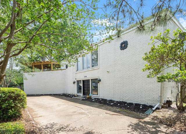 Property at 8346 Barnett Dr, Baton Rouge, LA 70809, 3 beds, 3 baths