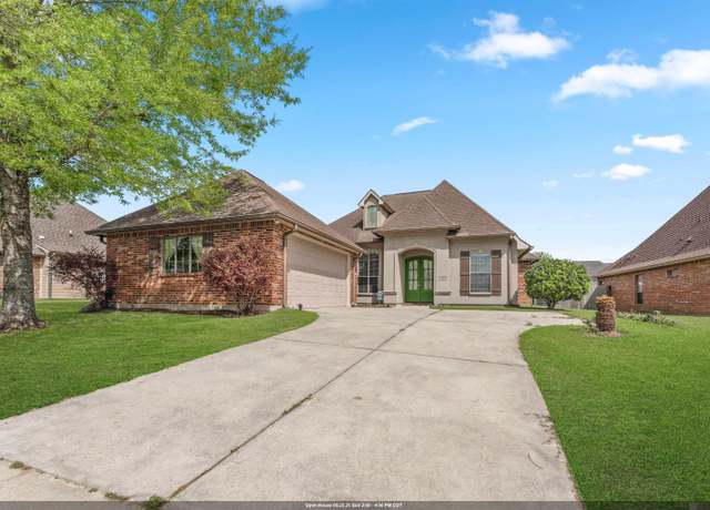 Property at 4308 Wilderness Run Dr, Zachary, LA 70791, 3 beds, 2.5 baths