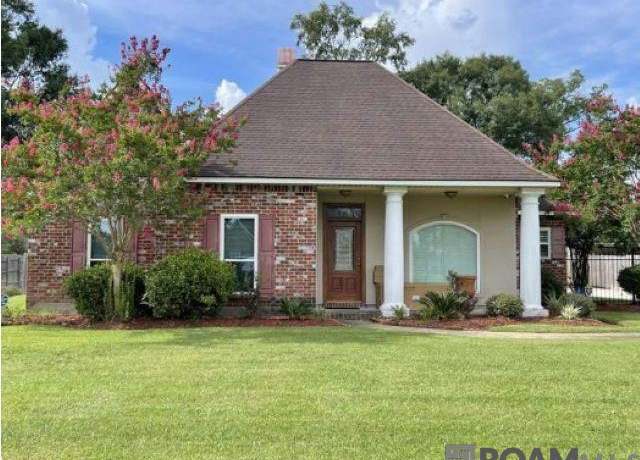 Property at 7927 Parham Ave, Denham Springs, LA 70706, 3 beds, 3 baths