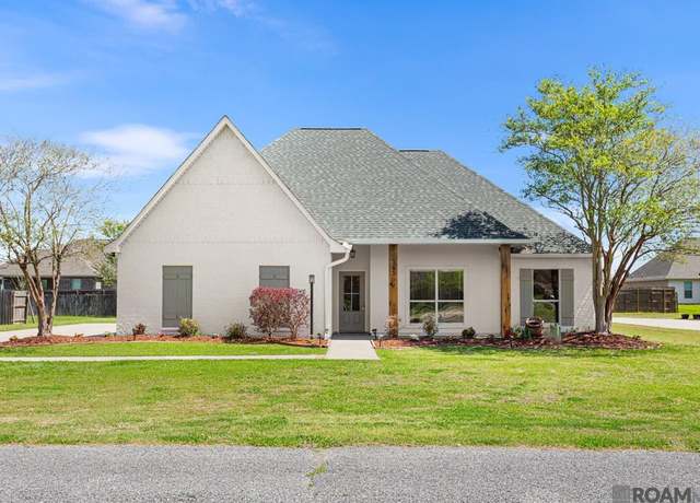 Property at 6302 Pelican Crossing Dr, Gonzales, LA 70737, 3 beds, 2 baths