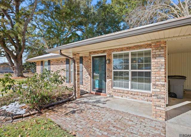 Property at 5080 Floynell Dr, Saint George, LA 70809, 3 beds, 2 baths