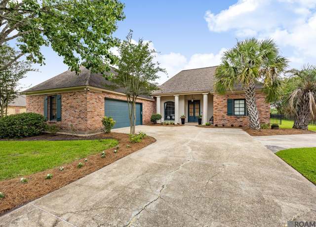 Property at 40363 Pelican Point Pkwy, Gonzales, LA 70737, 4 beds, 3 baths