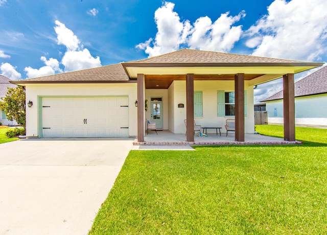Property at 261 Marmande Ave, Thibodaux, LA 70301, 3 beds, 2 baths
