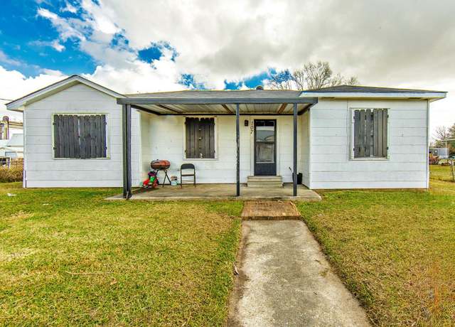 Property at 107 W 11th St, Larose, LA 70373, 3 beds, 2 baths