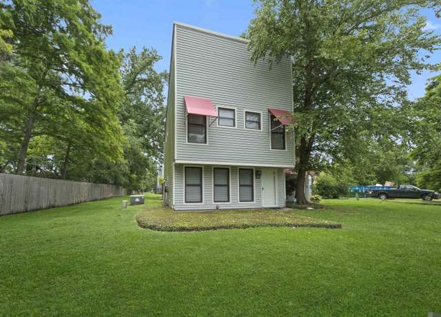 Property at 8411 E Cypress Point Ct, Baton Rouge, LA 70809, 2 beds, 2.5 baths