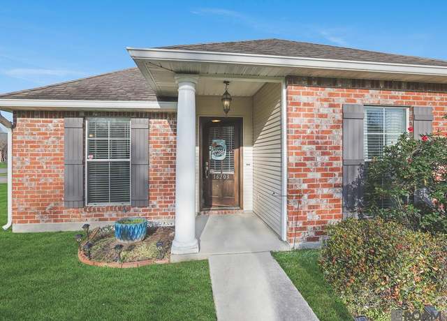 Property at 16203 Old Samuel Dr, Prairieville, LA 70769, 3 beds, 2 baths