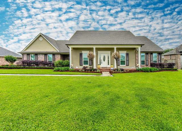 Property at 103 Thetford Dr, Houma, LA 70360, 3 beds, 2.5 baths