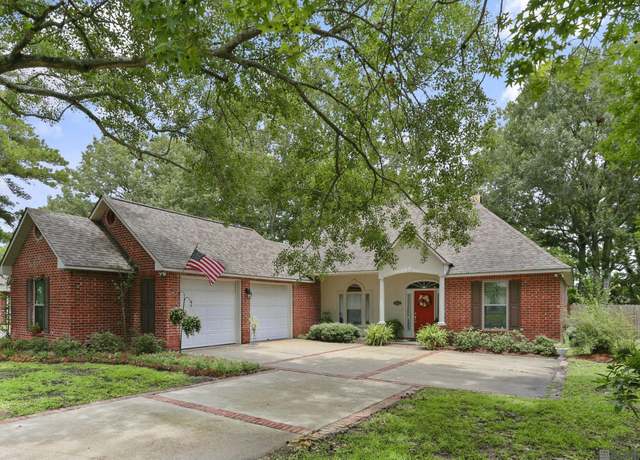 Property at 16506 Jefferson Oaks Dr, Prairieville, LA 70769, 3 beds, 2 baths