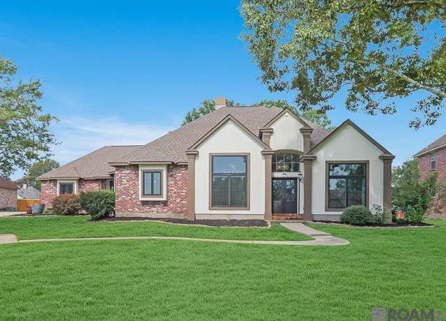Property at 1030 Pompey Dr, Baton Rouge, LA 70816, 4 beds, 3.5 baths