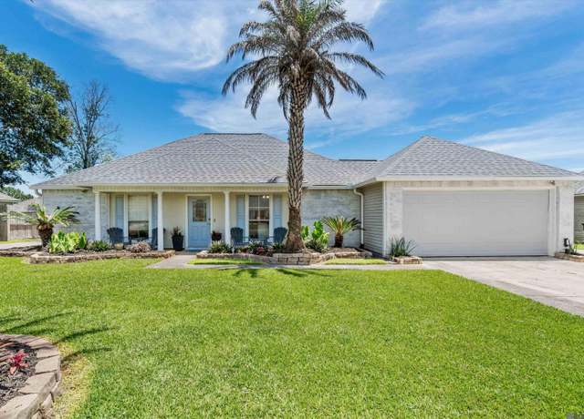 Property at 17060 Fox Ridge Dr, Prairieville, LA 70769, 3 beds, 2 baths