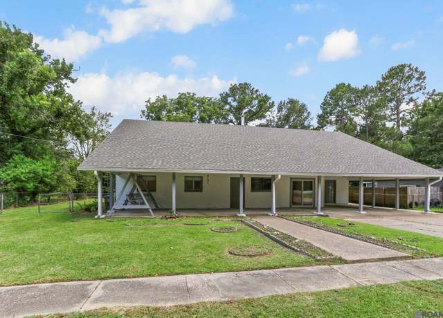 Property at 7136 Walker Dr, Baker, LA 70714, 4 beds, 2.5 baths