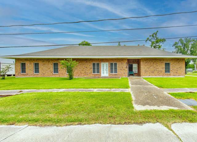 Property at 310 Grace St, Houma, LA 70360, 5 beds, 4.5 baths