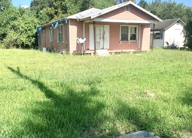Property at 117 Henderson St, Houma, LA 70360, 2 beds, 2 baths