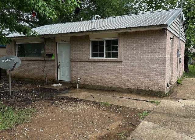 Property at 6220 Pontotoc St, Baton Rouge, LA 70812, 3 beds, 1 bath