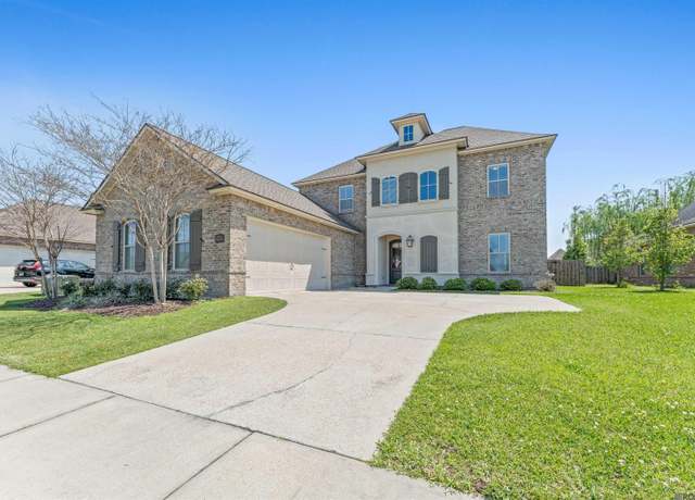 Property at 3764 Kingsbarns Dr, Zachary, LA 70791, 5 beds, 3.5 baths
