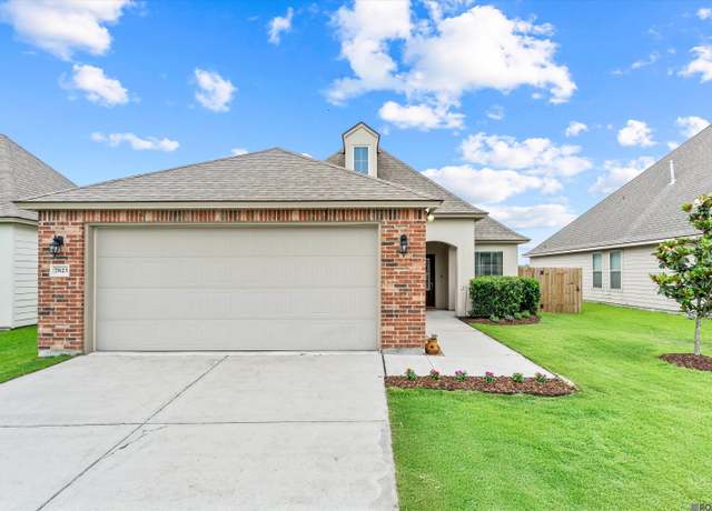Property at 7823 W Pelican Lakes Ave, Baton Rouge, LA 70820, 3 beds, 2 baths