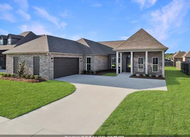 Property at 7299 Effie Dr, Denham Springs, LA 70706, 4 beds, 3 baths