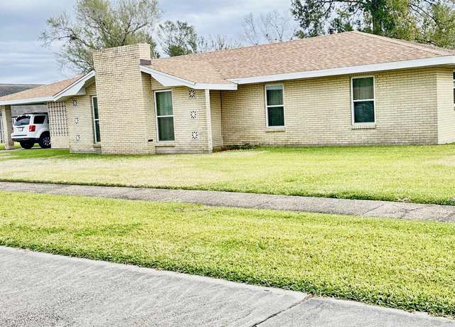 Property at 311 Bellaire Dr, Houma, LA 70360, 3 beds, 2 baths