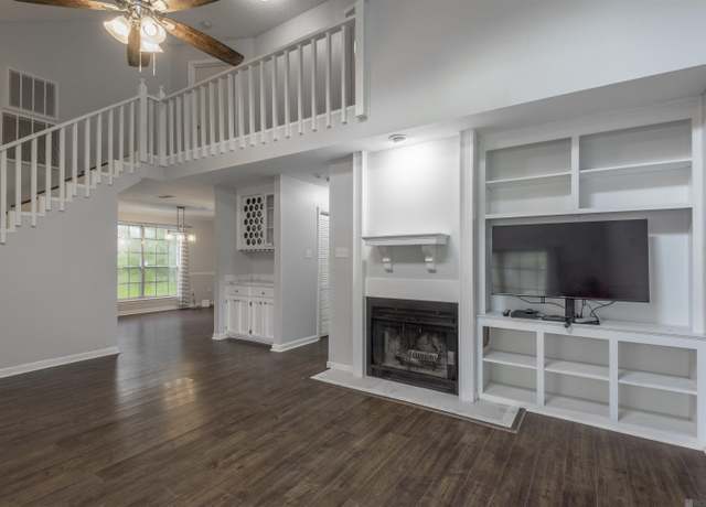 Property at 12115 Mirkwood Ave, Baton Rouge, LA 70810, 3 beds, 2 baths