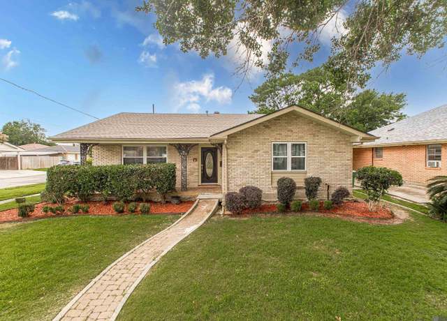 Property at 3000 Belmont Pl, Metairie, LA 70002, 3 beds, 2 baths