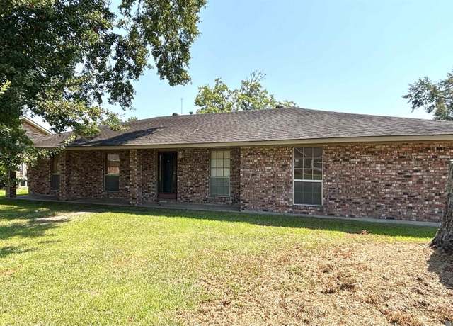 Property at 3142 Main St, Port Allen, LA 70767, 3 beds, 1 bath