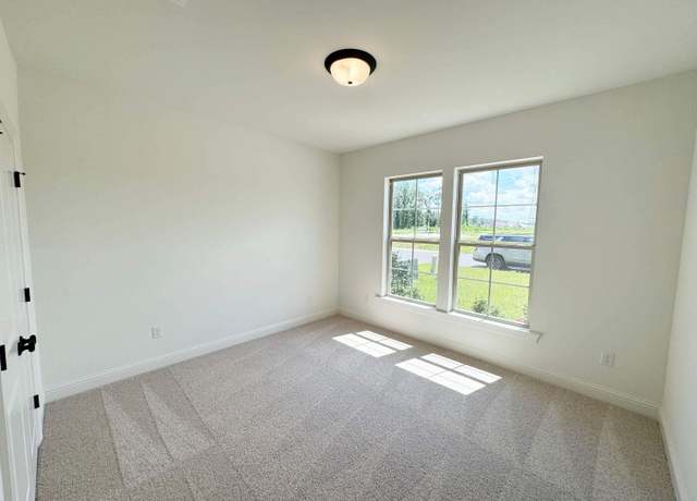 Property at 25705 Tarver Dr, Denham Springs, LA 70726, 4 beds, 2.5 baths