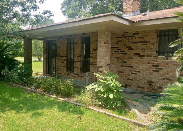 Property at 211 Lakecrest Ave, Baton Rouge, LA 70807, 3 beds, 2 baths