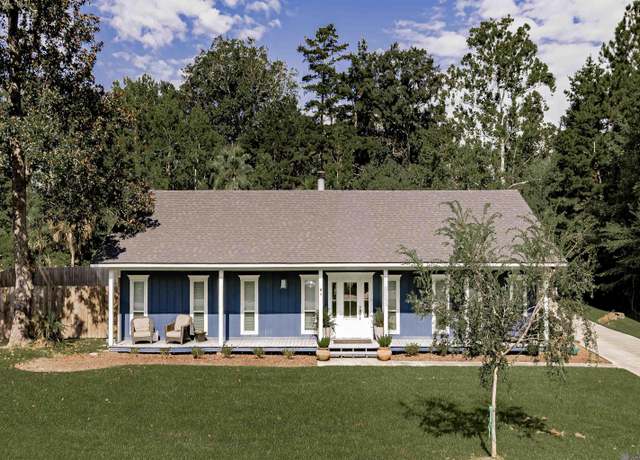 Property at 25355 Plantation Ave, Denham Springs, LA 70726, 4 beds, 2 baths