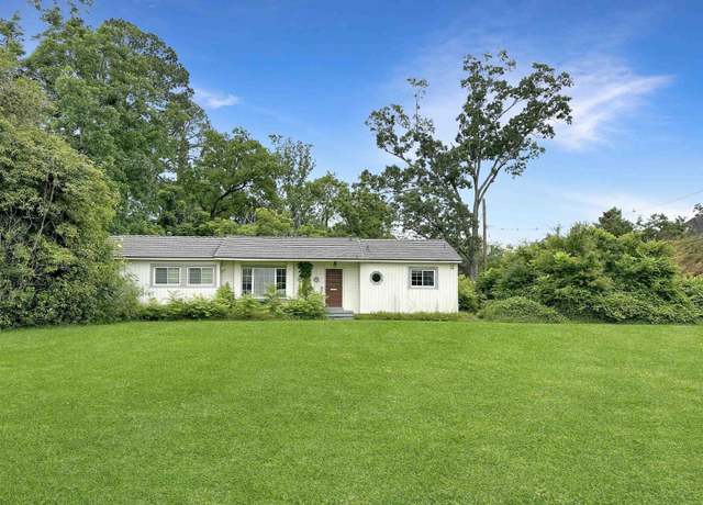 Property at 606 Leeward Dr, Baton Rouge, LA 70808, 3 beds, 3.5 baths