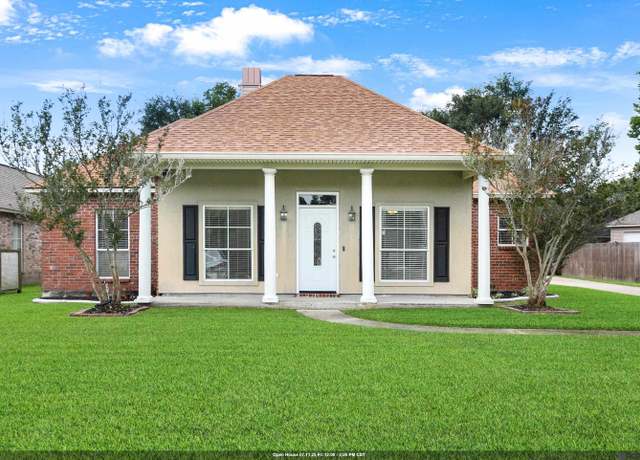 Property at 1465 Ironwood Dr, Denham Springs, LA 70726, 3 beds, 2 baths