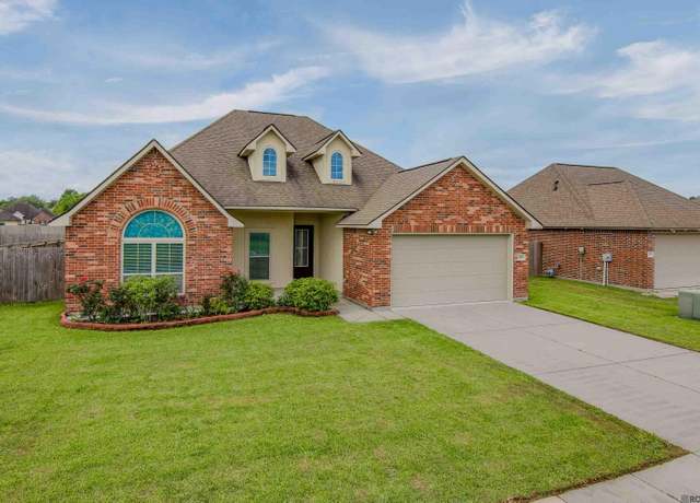 Property at 17593 Golden Eagle Dr, Prairieville, LA 70769, 4 beds, 2 baths
