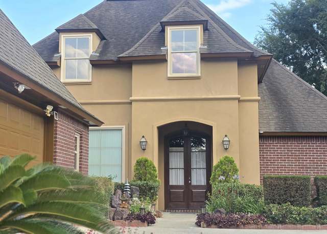Property at 16632 Highland Club Ave, Saint George, LA 70817, 3 beds, 2 baths