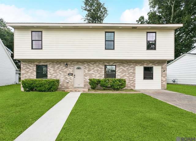 Property at 1216 Madewood Dr, Laplace, LA 70068, 4 beds, 2.5 baths