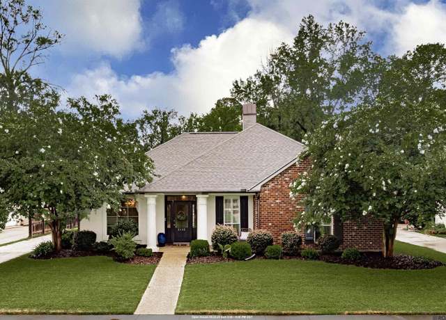 Property at 2112 Oakcliff Dr, Baton Rouge, LA 70810, 4 beds, 2.5 baths