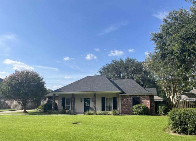 Property at 303 Gleason St, Brusly, LA 70719, 3 beds, 2 baths