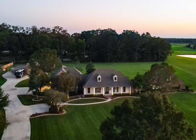 Property at 22110 Rabbit Run Dr, Baton Rouge, LA 70817, 5 beds, 5 baths