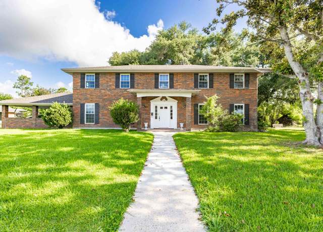 Property at 510 Eighth St, Houma, LA 70364, 3 beds, 2.5 baths