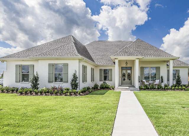Property at 297 Independence Dr, Houma, LA 70360, 5 beds, 3.5 baths