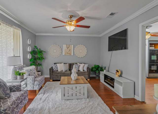 Property at 3163 Marydon Dr, Baton Rouge, LA 70814, 3 beds, 2 baths